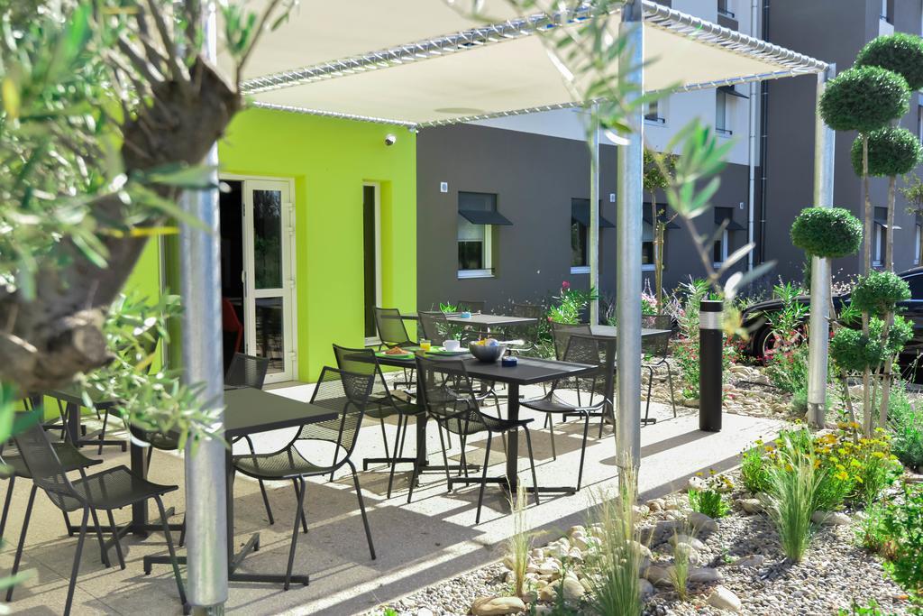 Hotel Ibis Budget Porte De Camargue Saint-Martin-de-Crau Exterior foto