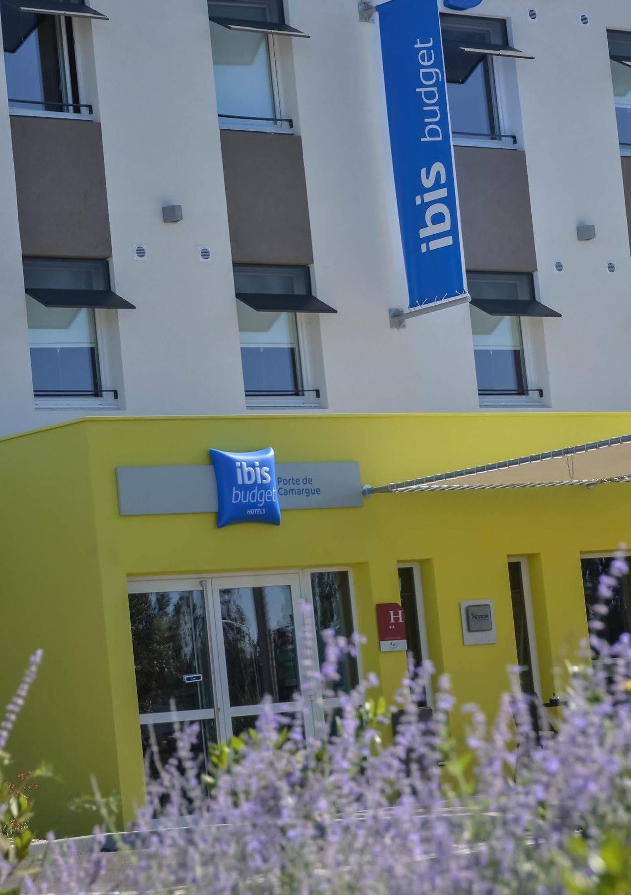 Hotel Ibis Budget Porte De Camargue Saint-Martin-de-Crau Exterior foto